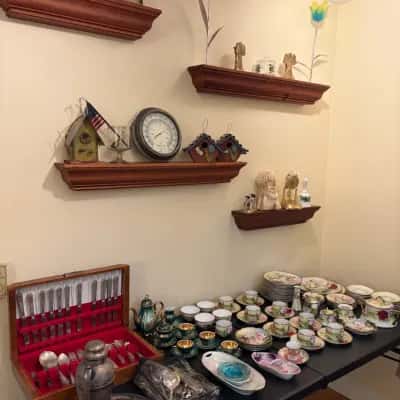 FINAL DAY - HUGE DISCOUNTS! Arlington Heights Estate Sale