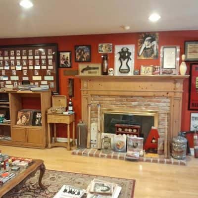 A COLLECTOR'S PASSION: MUSIC, SPORTS, HOLLYWOOD MEMORABILIA & MORE!