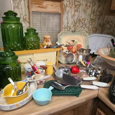 Melgar’s Estate Sales Presents…… Eclectic Sale in Sun City Mobile Home Estates, Lots of Treasu