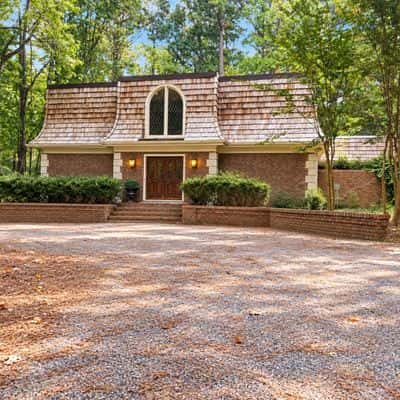 SMOKE RISE ROOTS - With a remarkable history in the area, this home is full of beautiful treasures!
