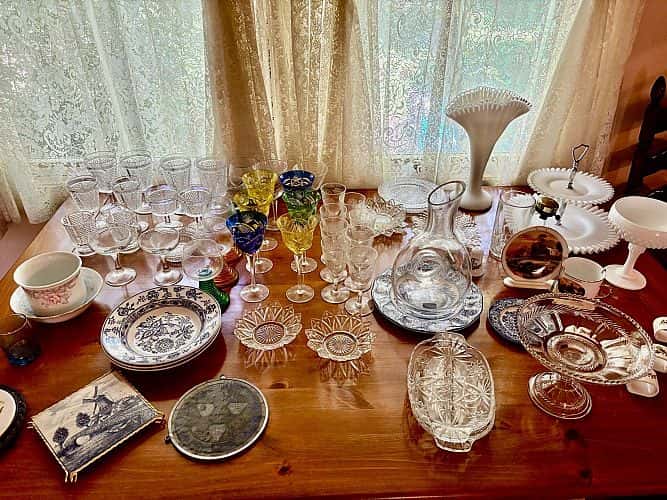Garage Sale // Estate Sale