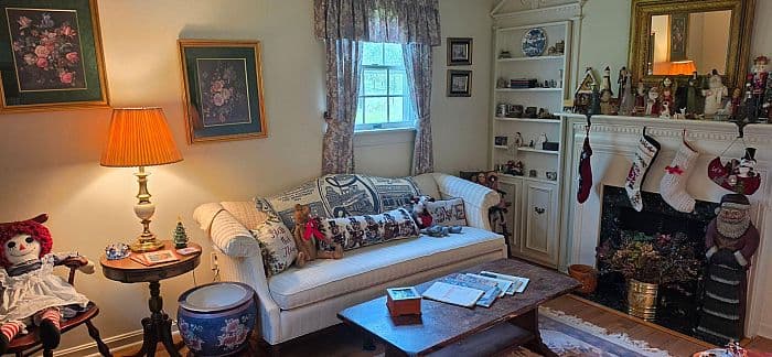 One Home! Endless Treasures! This Weekend’s Estate Sale Will Bring You Pleasure! — photo 1
