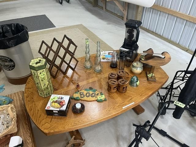 Moving Sale.  This is the final day.  All items must go