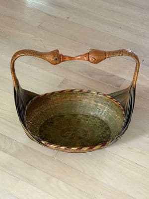 Great one day sale in Chatham, NJ. Lots of artwork hosted by the VINTAGE MARKET.