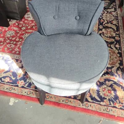 Yard sale — photo 1