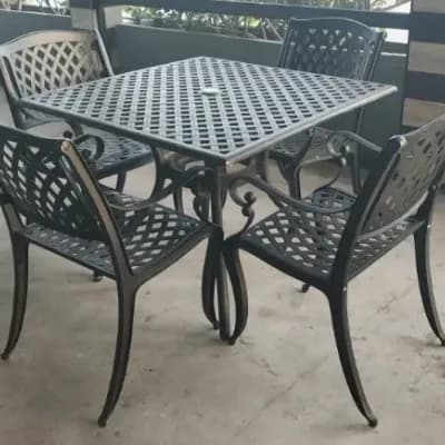 ONLINE & ABSENTEE BIDDING ONLY Restaurant Closes - Everything Goes