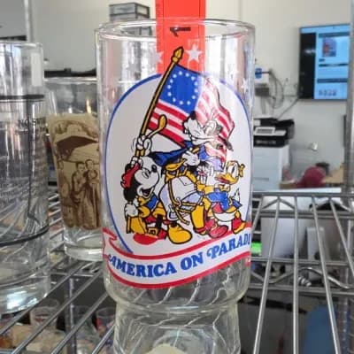 TUE COLLECTIBLE CHARACTER GLASSES MID CENTURY PLUS