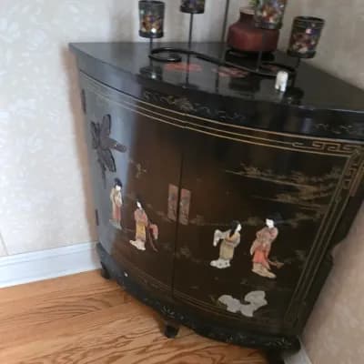 LORI PALMER ESTATE SALES-CONTENTS OF HOME-FURNITURE -DECOR -COLLECTION OF LANGABERGER BASKETS