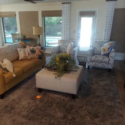 CLASSY-MODERN AND PRISTINE IN MESA THIS WEEKEND!!!