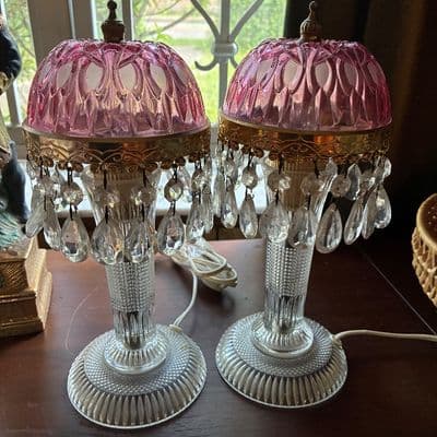 CASHLESS Vintage Treasure Sale! 25% Off On Friday!