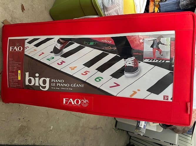 Multi-family Tag Sale! Sat Sept 5, 9am - 3pm