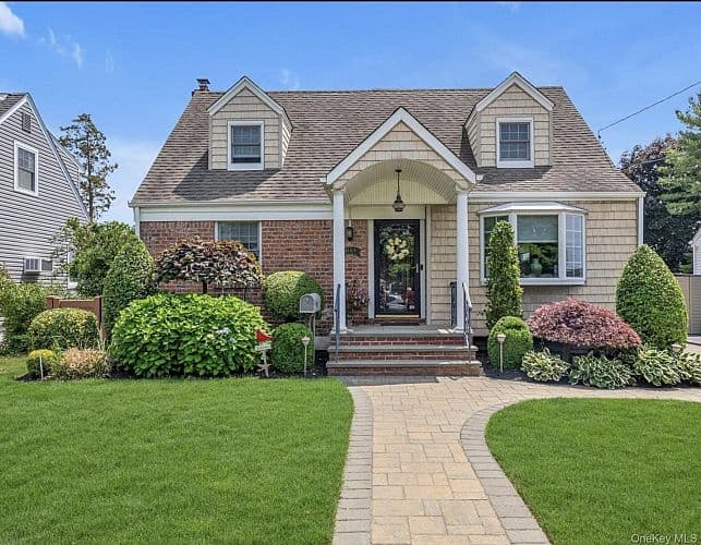 Gold Coast Wantagh Tag Sale