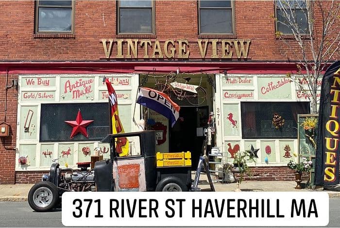 VINTAGE VIEW Multi-Dealer/Consignment Emporium. OPEN -11:00 -BOOTH DWC1-
