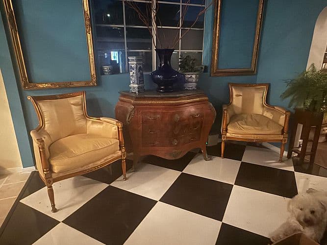Furniture — photo 1