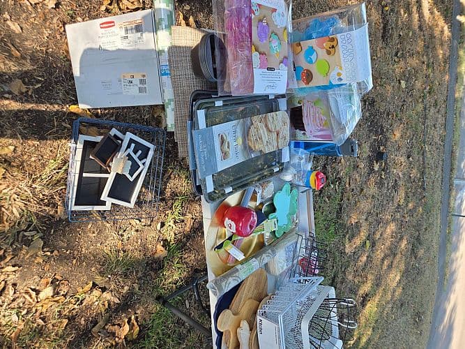 Garage sale! Everything must go — photo 1