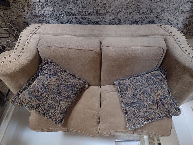 Garage Sale - Everything Must Go — photo 1