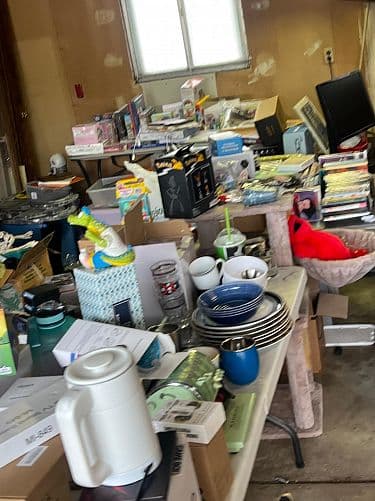 Huge yard sale in Roseville 11-5