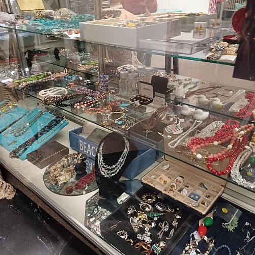 yard sale — photo 1