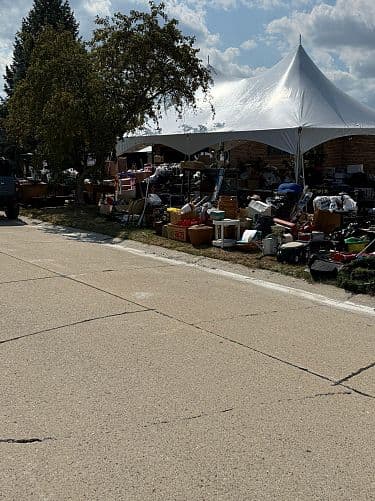 🚨 MASSIVE GARAGE SALE - THOUSANDS OF ITEMS! 🚨