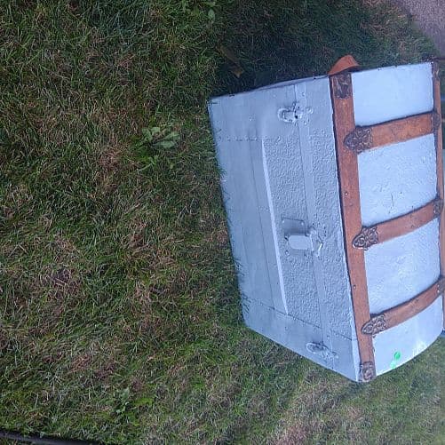 VINTAGE  IN   THE GARDEN
