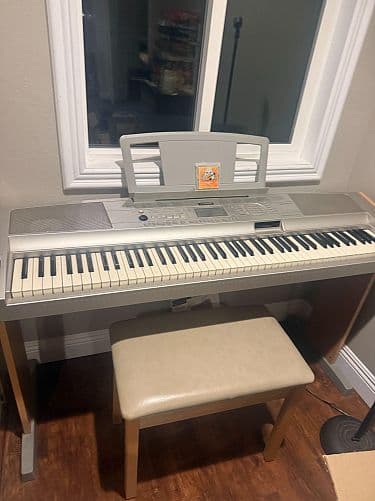 QUALITY ITEMS!! YARD SALE: furniture, decor, clothing, kids stuff