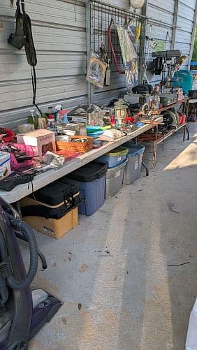 Big yard sale Undercover