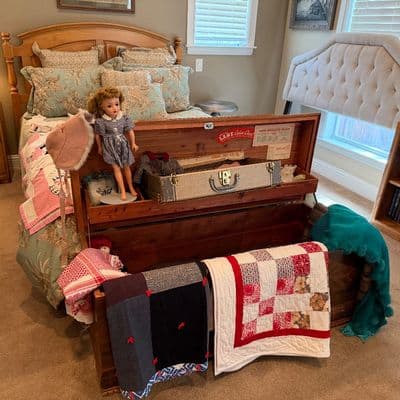Retro Betties William Sonoma, Quilts and Vintage Galore Estate Sale