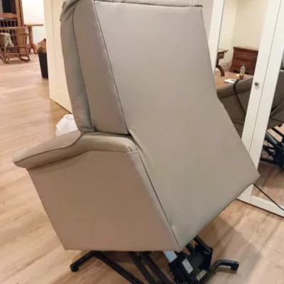 Genoa City WI Estate Sale - Furniture, Medical Equipment, Household & More — photo 1