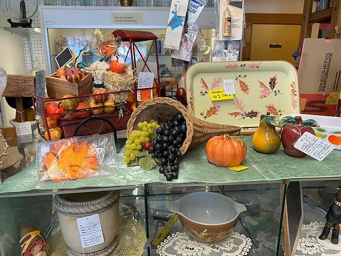 SHOP EARLY - FALL, HALLOWEEN AND CHRISTMAS DECOR - VINTAGE AND NEWER