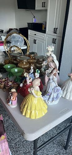 Huge Garage Sale with Nice stuff