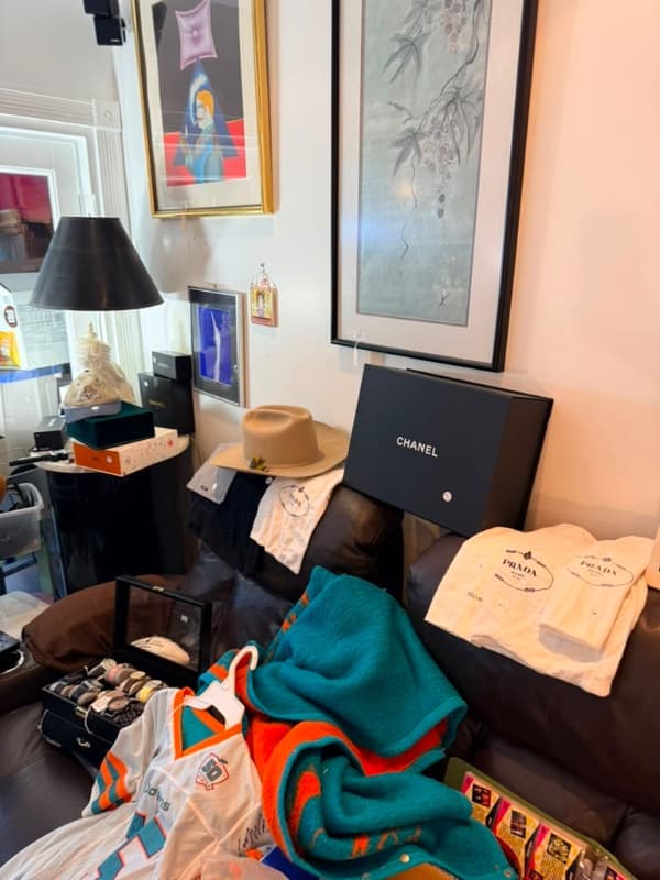 Fantastic estate Sale! — photo 1