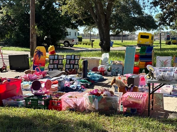 Family yard sale!!