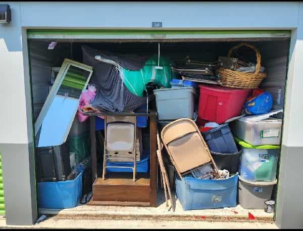 MASSIVE BLOWOUT END OF SUMMER YARDSALE!! — photo 1