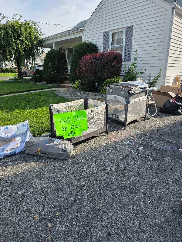 Yard Sale — photo 1