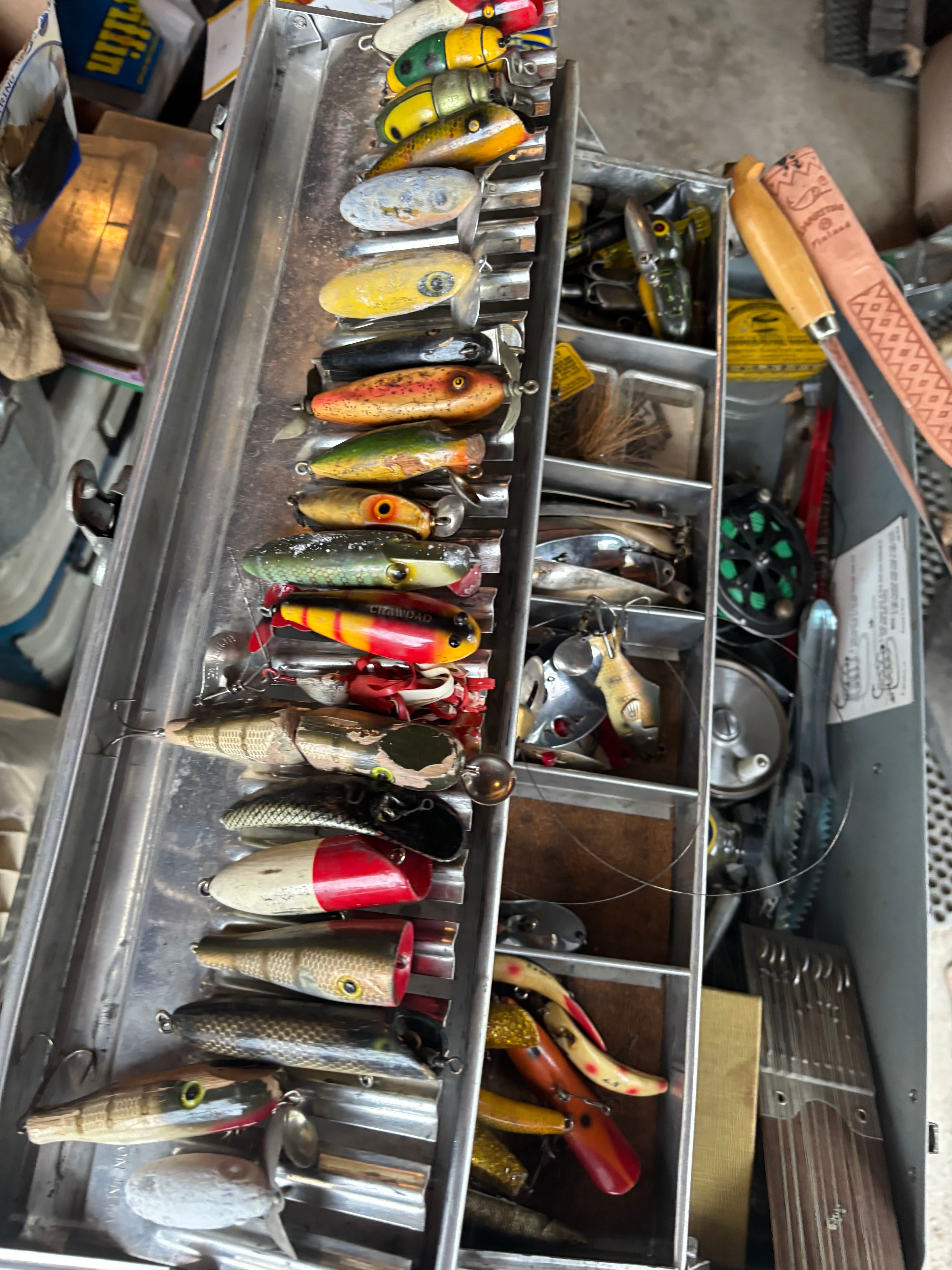 Neighborhood Yard Sales — photo 1