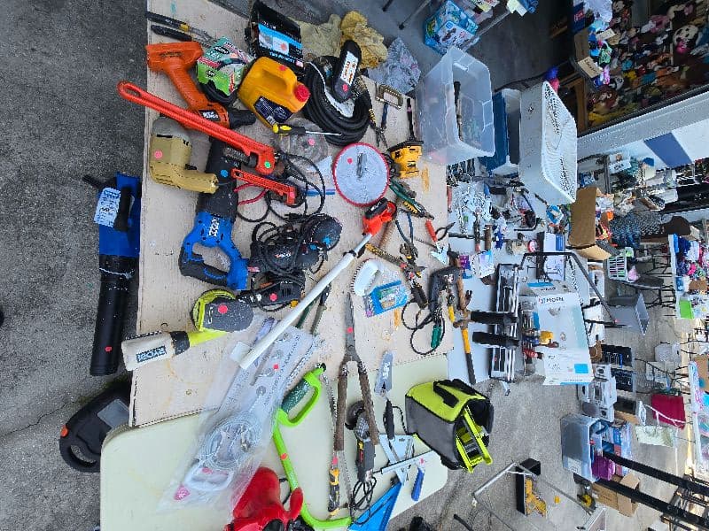 Huge Yard Sale!! 2837 South Stewart St Kissimmee. 9a.m. 8/21-8/23 Fri - Sun — photo 1